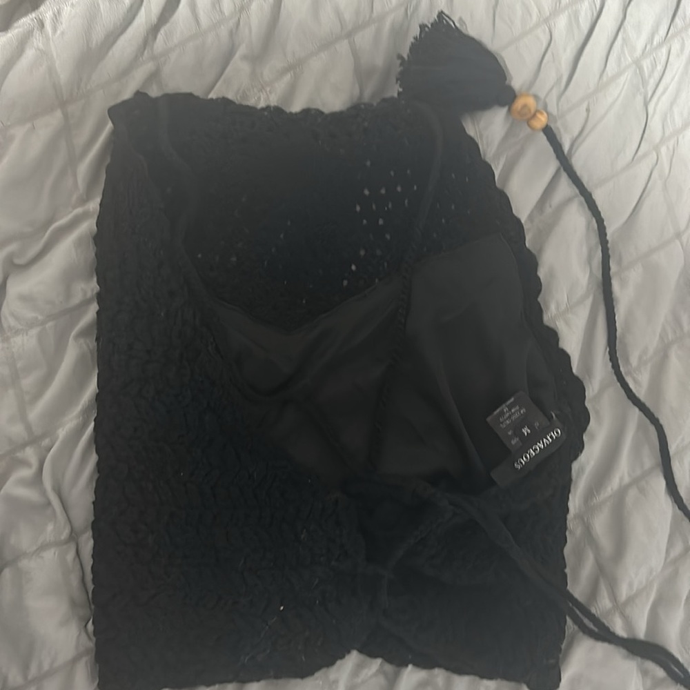 Crocheted halter top - Picture 2 of 2